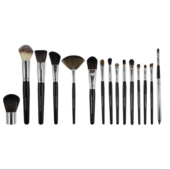 Makeover essentials 15 piece brush set - Picture 2 of 4
